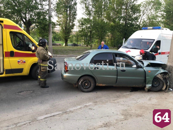 Компания юношей на иномарке разбилась в ДТП у Трофимовского моста
