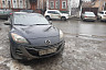 Саратовцев возмутил припарковавшийся на газоне автохам