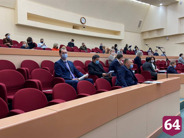 В Саратове после выговора министру 29 дорог передали на региональный уровень 