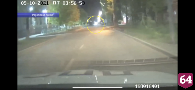 В Саратове пьяный водитель уходил от погони и протаранил три автомобиля