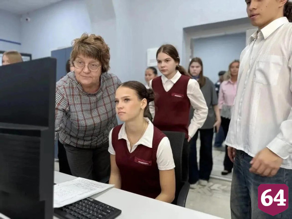 Саратовских школьников пригласили на производство и познакомили с профессиями