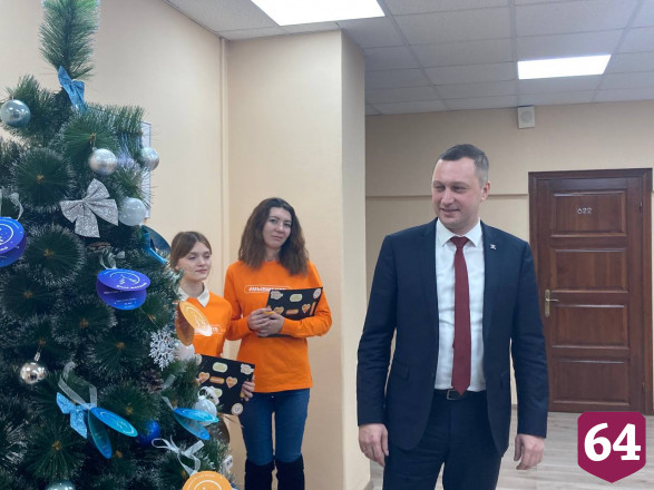 Губернатор исполнит новогодние желания маленьких саратовцев 