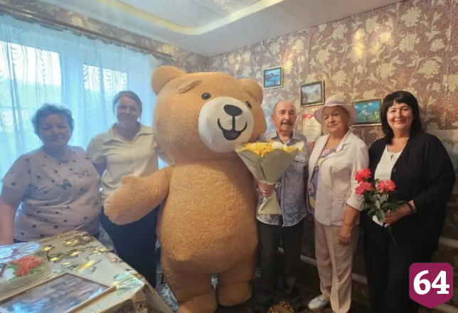 Саратовский радиомеханик в 97 лет играет в шахматы и танцует 