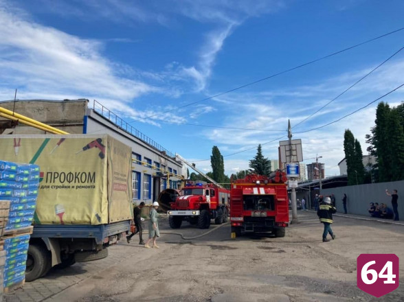 В Саратове горело предприятие по резке металла