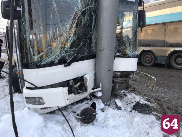 Водителю автобуса ограничили свободу за ДТП с 20 пострадавшими
