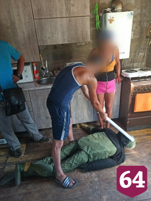 Под Саратовом юноша насмерть забил обидчицу матери битой