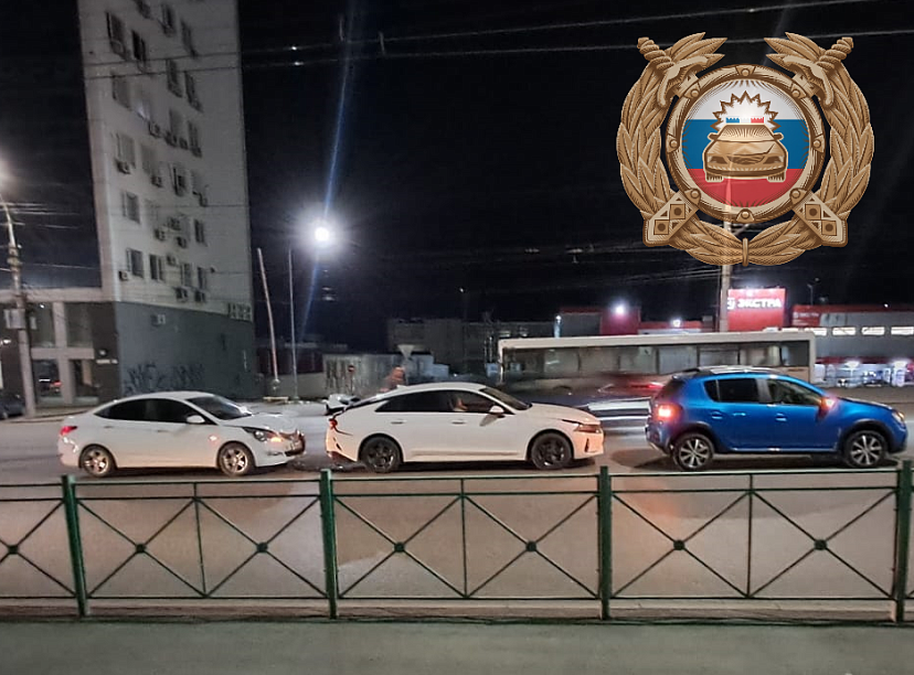 Водитель иномарки пострадал в тройной аварии на Чернышевского