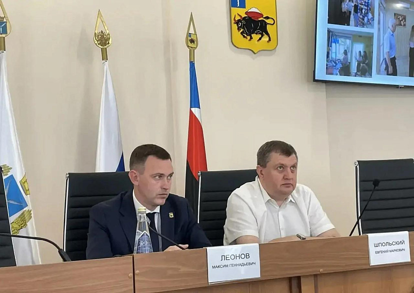 Глава поручил усилить контроль за открытыми люками и свалками