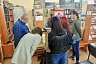 Саратовский мастер вышивает ангелов старинным швом «в раскол»