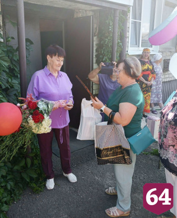 Жительница Саратовской области в 90 лет ведет уроки физкультуры