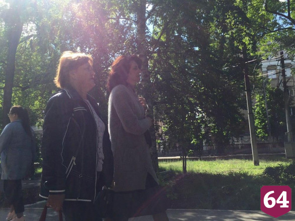 В Саратове нарушители самоизоляции облюбовали аллею Героя Романова