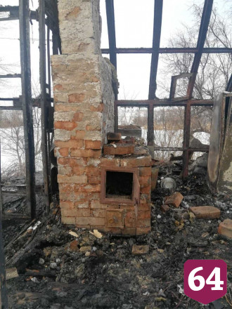 В строительном вагончике под Саратовом на пожаре погиб мужчина