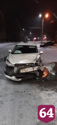 Два человека покалечились в ДТП на скользкой дороге под Саратовом