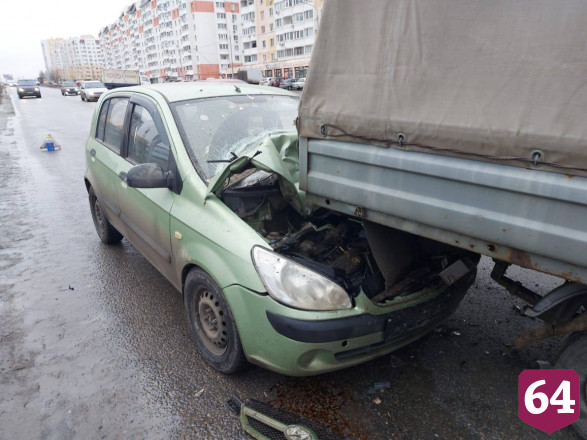 Женщина покалечилась в тройном ДТП на Тархова