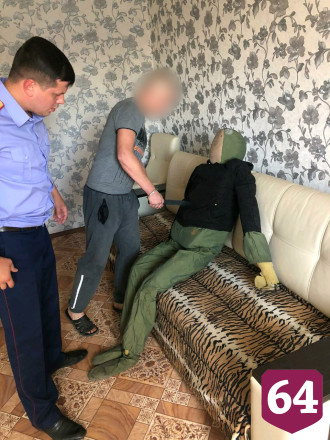 Под Энгельсом 22-летний сын напал с ножом на родителей