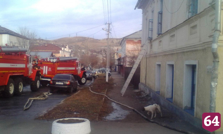 Пожарные спасли собак из горящей квартиры  