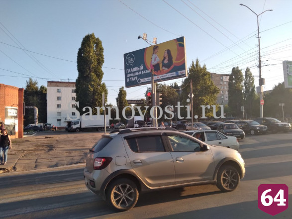 Пьяный пешеход попал под колеса водовоза в Саратове