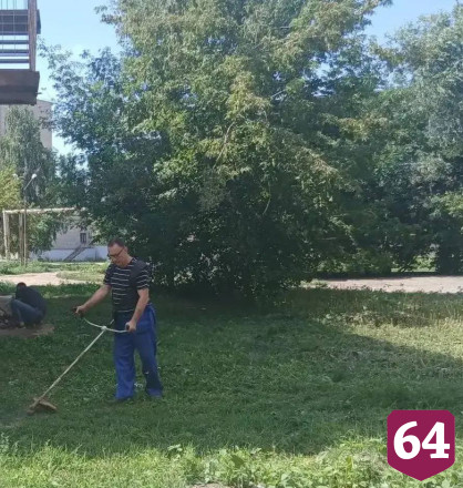 В Энгельсе владельцев магазинов обязали убрать территории