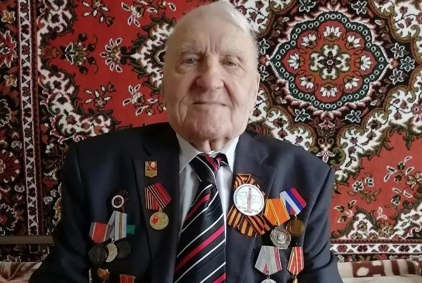 Саратовский целинник и фронтовик Владимир Коломойцев отмечает вековой юбилей 