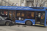В центре Саратова иномарка врезалась в троллейбус