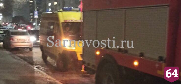 В центре Саратова загорелась легковушка