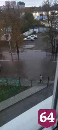 Жителей Энгельса возмутило «море» возле дома