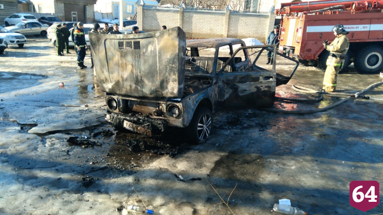 На Горького полностью выгорел внедорожник