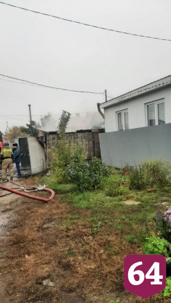 Житель Саратова сваркой спалил машину и гараж