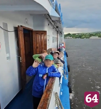 Саратовские школьники прошли 18 километров по лугам, оврагам и лесной чаще