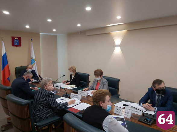 Радаев потребовал обеспечить спокойствие жителей закрытых на карантин городов 
