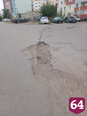 В Саратове дети ходят в школу по бесхозной дороге в «ужасном состоянии» 