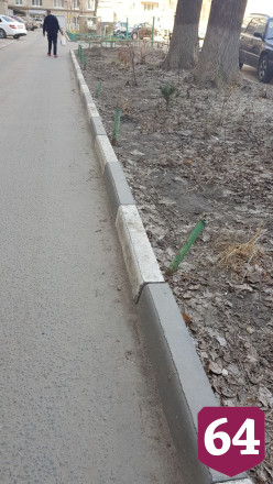 Жители центра Саратова пожаловались на разрушенные колодцы