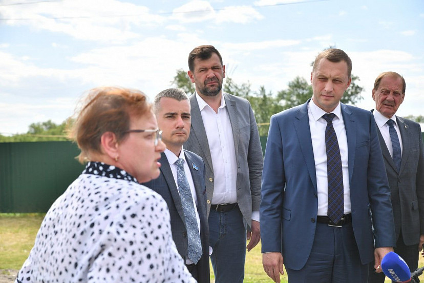 Бусаргин поручил помочь саратовцам с расчисткой реки 
