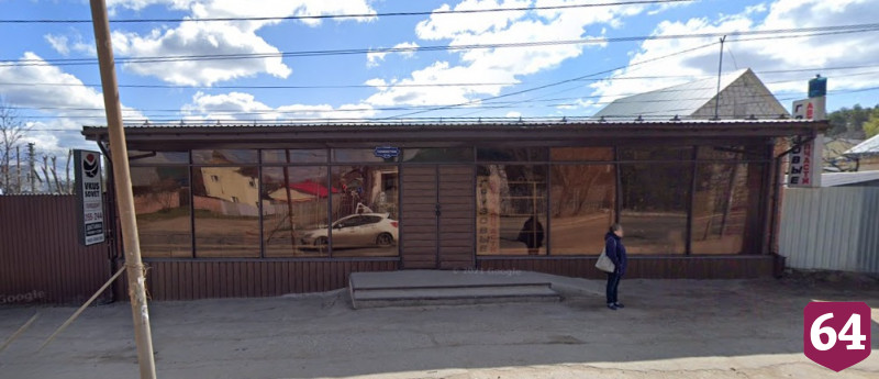 В Саратове незаконно перекрасили здания 