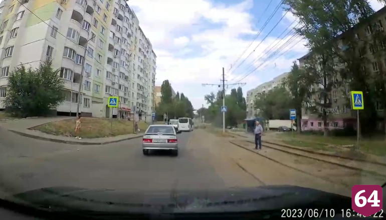 Водители маршруток устроили на дороге «форсаж по-саратовски»