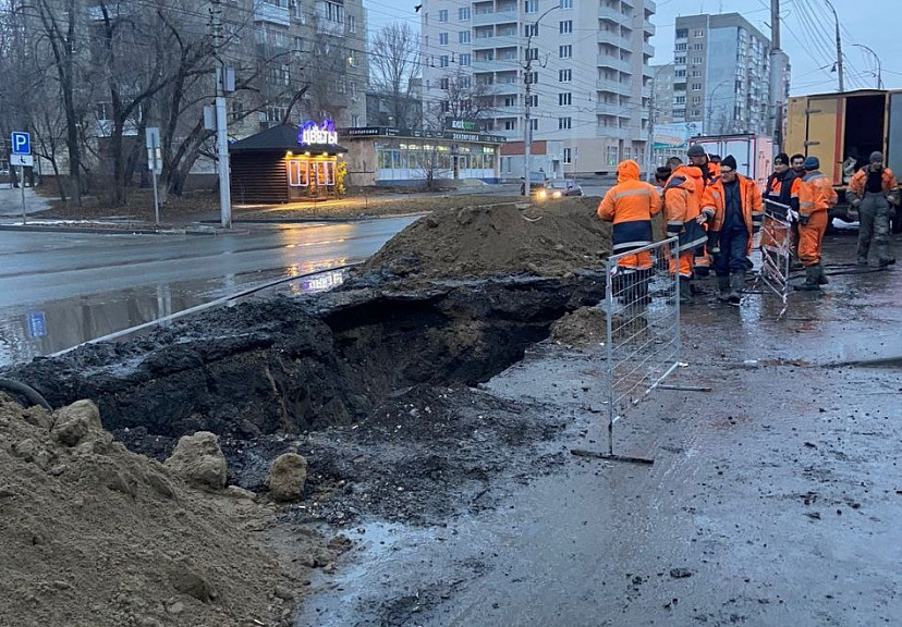 В Саратове более 200 домов вторые сутки остаются без воды 