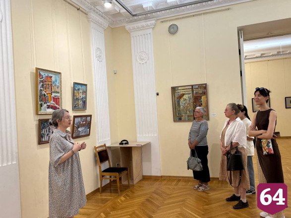 На выставке «Ускользающий Саратов» показали картины из четырех стихий
