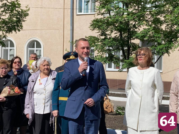 В саратовских школах прозвучал последний звонок