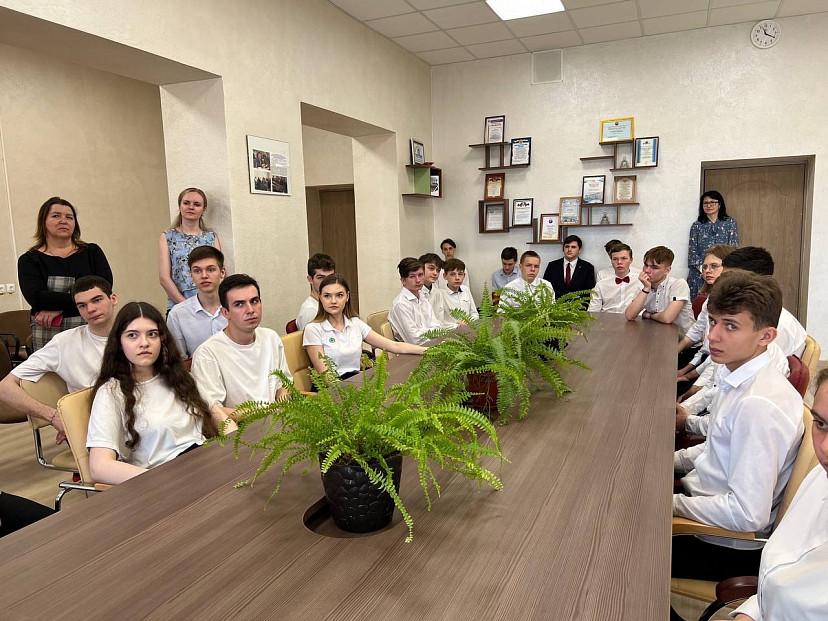 Школьники из Энгельса пообещали проложить дорогу к Марсу