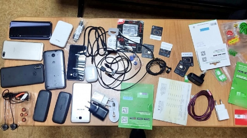Саратовец привез в колонию строгого режима 8 телефонов и роутер 