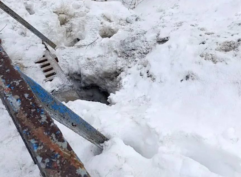В Саратовской области спасли провалившегося под мост ребенка