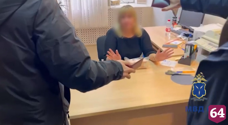 В Саратове за взятку в 3 миллиона пытались скрыть продажу алкоголя детям