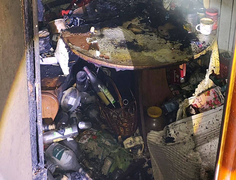 В Саратовской области на пожаре из-за непотушенной сигареты погибла пенсионерка