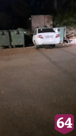 Под Саратовом водитель иномарки снес мусорные баки и сбежал