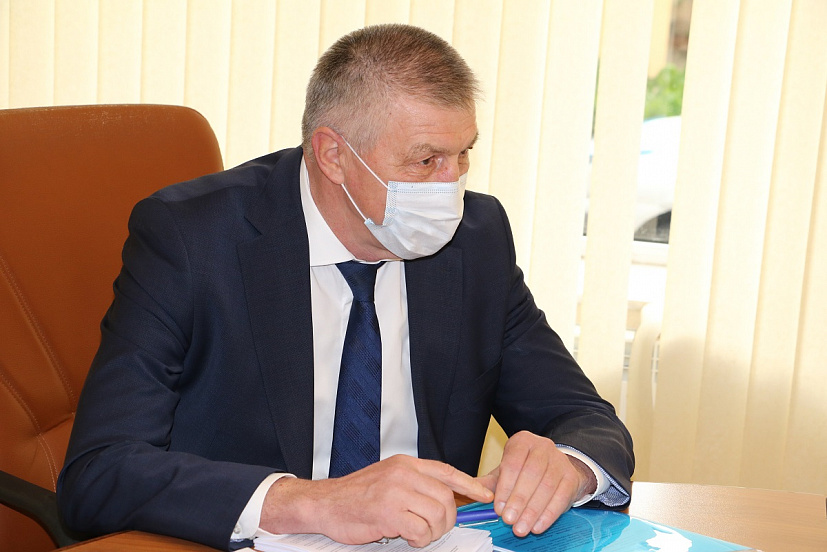 Противников поддержки районок Пивоваров назвал могильщиками прессы