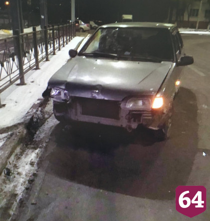 Водитель «Лады» протаранил забор у смотровой площадки