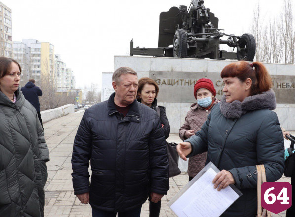 Депутат не поддержал появление Дома быта возле саратовского памятника 