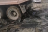 В Саратове у приюта для животных в грязи застревают грузовики