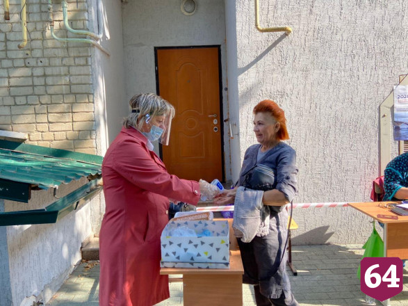 В Саратове на довыборах заработали участки во дворах 