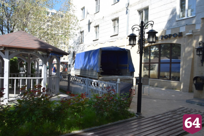 На саратовской набережной снесли незаконный ларек